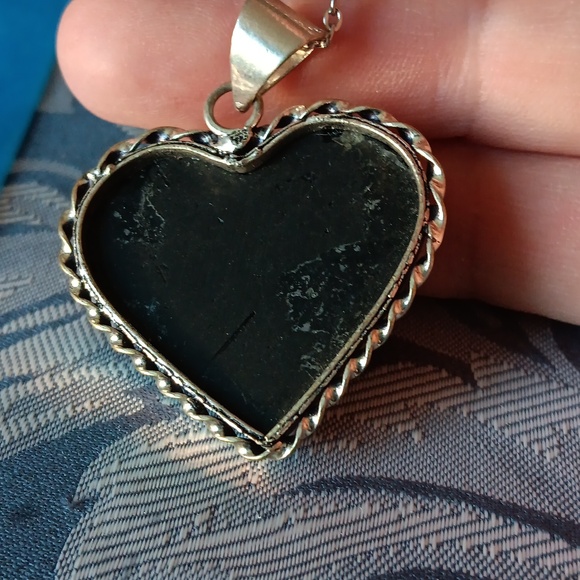 Elegant Black Tourmaline Heart Pendant Necklace - Picture 3 of 3